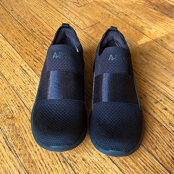 APL Shoes - APL Techloom Bliss Sneakers - Black size 6 US BRAND NEW.